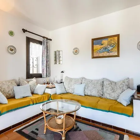 Sleeps 2 Pool Апартаменты *