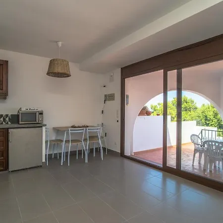 Апартаменты Sleeps 2 Pool