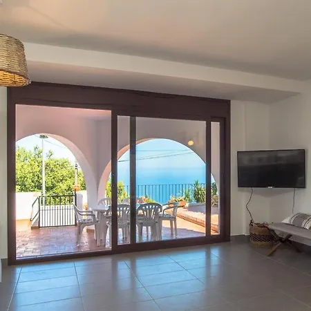 Sleeps 2 Pool